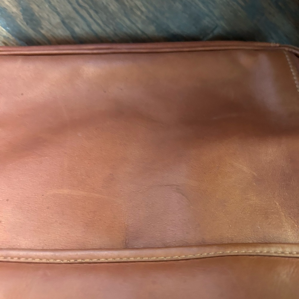 Piel Leander Leather Laptop Backpack - Picture 16 of 16